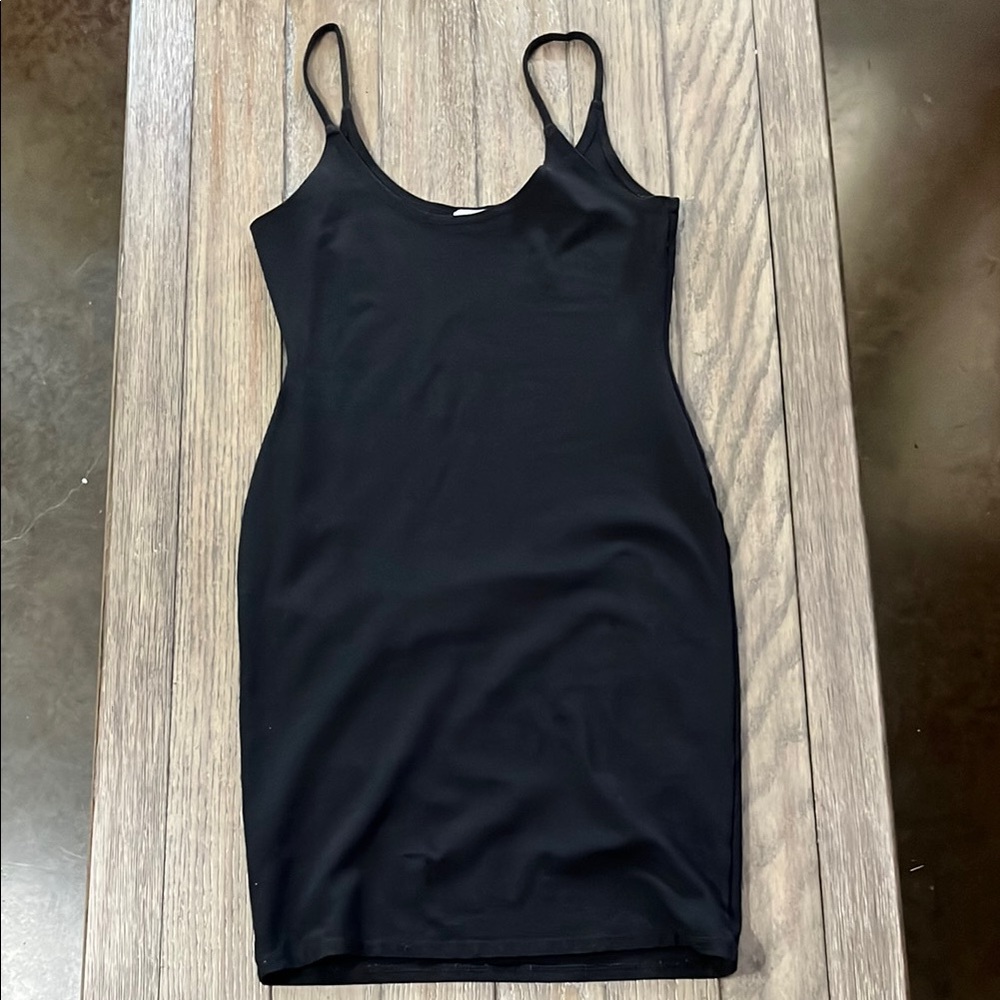 BUNDLE OF BODYCON DRESSES - Picture 4 of 6